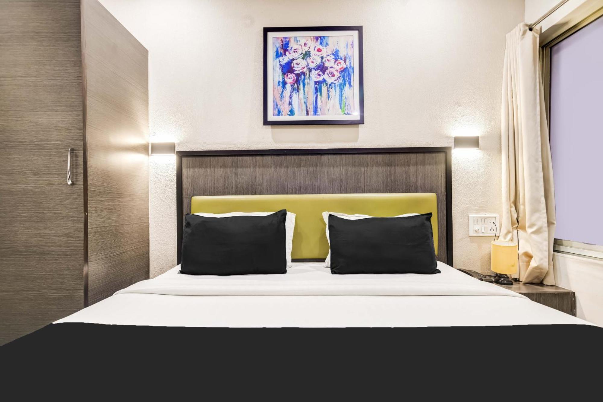 Super Townhouse Dewas City Formerly Utsav Exteriér fotografie